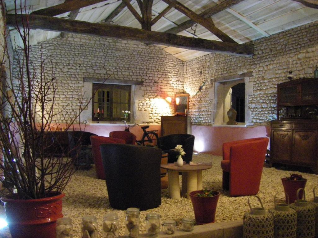 Chambre D'Hotes Clos Des Pierres Blanches Brie-sous-Archiac Exterior photo